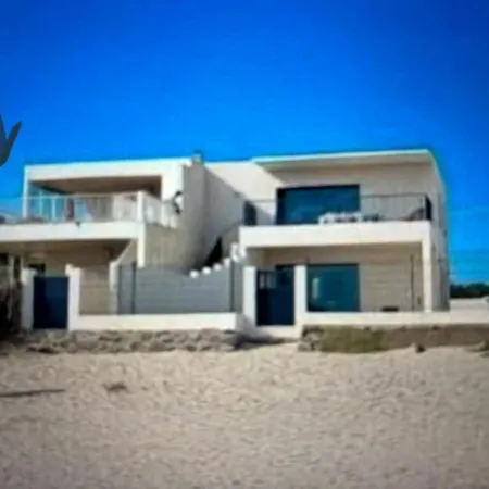 Les Pieds Dans L'eau アグド